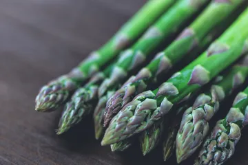 Divlja šparoga: priprema i ljekovitost divlje šparoge