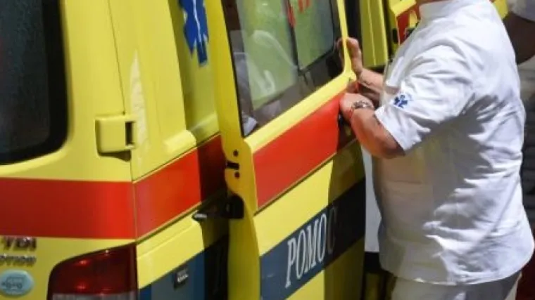 Nasrnuo nožem na suprugu, sin je spasio u zadnji čas