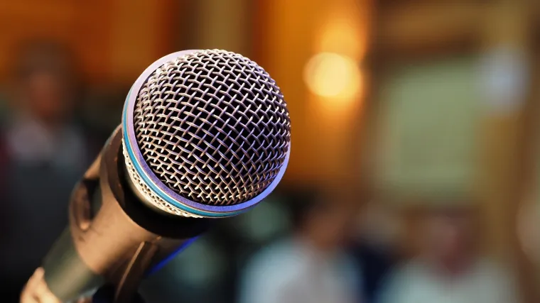 Mladić dobio kaznu suda zbog pjevanja: 'To je neartikulirano pu&scaron;tanje zvukova'