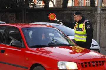 Vozio se pijan, bez vozačke i prometne: 59-godišnjak napuhao 2,44 promila