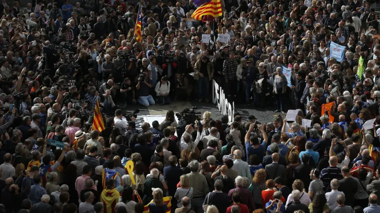 Kaos u Kataloniji: zbog pritvaranja osam katalonskih dužnosnika počeli prosvjedi