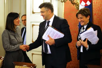 Vlada odbila prijedlog IDS-a o kažnjavanju zbog ustaškog pozdrava!