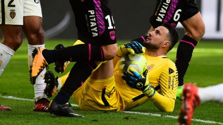 Suba&scaron;ić zamijenjen na poluvremenu, klub ponudio slabo obja&scaron;njenje razloga