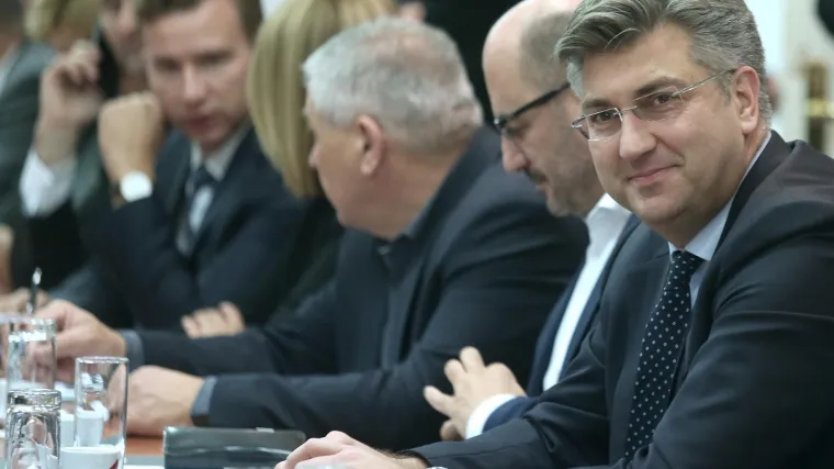 Sjednica Predsjedni&scaron;tva HDZ-a: o opozivu Vlade raspravljat će se već u petak, a HDZ-ovci su vrlo optimistični
