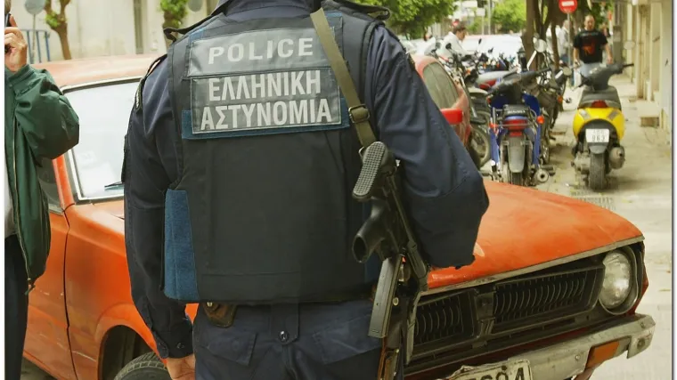 Dvojica napadača pucala na sjedi&scaron;te grčke socijalističke stranke Pasok u Ateni