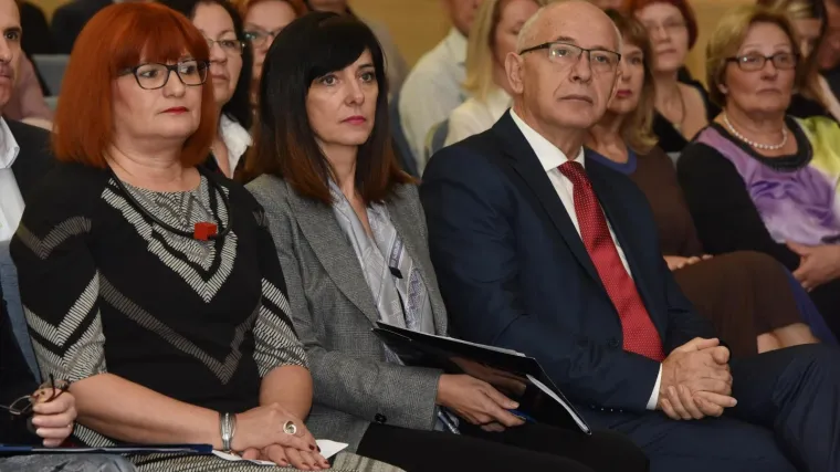 'Opseg poslova nam je sve veći, a plaća sve manja'