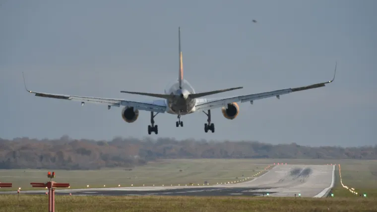 Udar ptice o&scaron;tetio krilo zrakoplova na liniji Dubai-Zagreb: svi putnici sigurno sletjeli