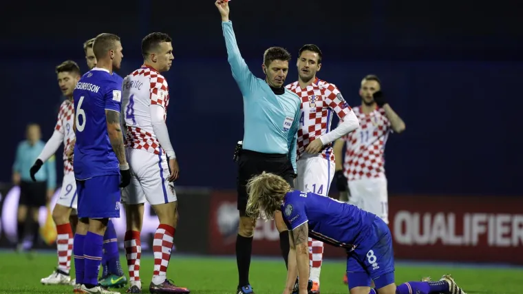 Talijan je lak na kartonima i sam bi mogao krojiti sastave za uzvrat u Grčkoj