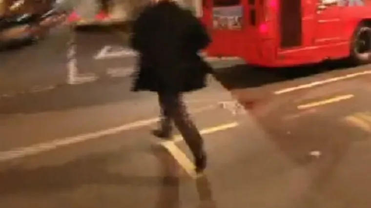 Pogledajte spektakularan bijeg od novinara