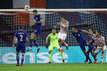 FOTOGRAFIJE NAJBOLJE DOKAZUJU KAKVA SE BORBA VODI: Uzbuđenja na utakmici Hrvatska - Grčka ima na pretek