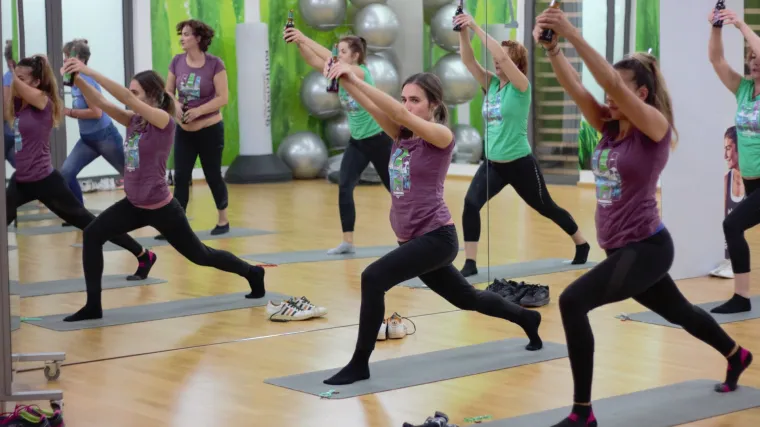 Testerice portala Žena.hr u Splitu vježbale Beer jogu i testirale Panonska pivo