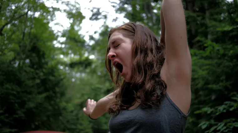 Postoji razlog za&scaron;to nam se često nakon ručka spava na poslu, a postoji i nekoliko rje&scaron;enja za to