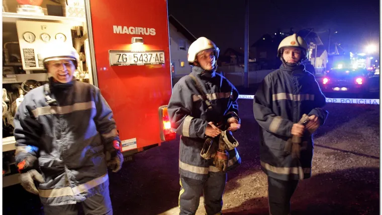 Podstanar prouzročio požar u obiteljskoj kući na Krku: zaspao uz upaljenu svijeću, izgorio cijeli stan