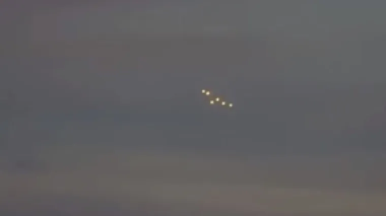 Vojska se priprema za obranu od invazije - neki kažu ruske, drugi alienske