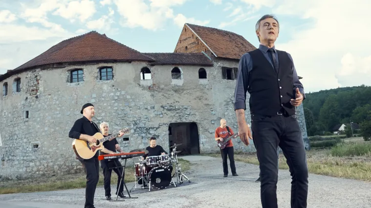 Načelnik &Scaron;kabrnje pozvao &Scaron;koru da pjeva na obljetnici stradanja pa izazvao gnjev mje&scaron;tana!