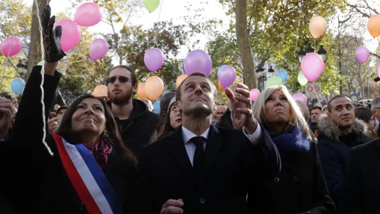 Francuska odaje počast 130 ubijenih u brutalnom napadu Islamske države