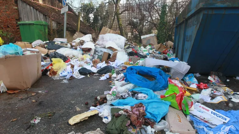 Ugroženo rodno mjesto Vegete: Koprivnica se gu&scaron;i pod hrpom smeća