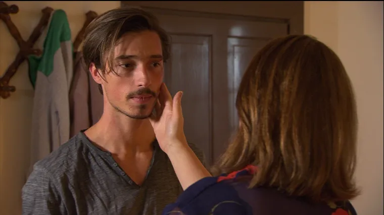 Vlado izlazi iz zatvora, a Tomo zatraži razvod od Helene (Čista ljubav)