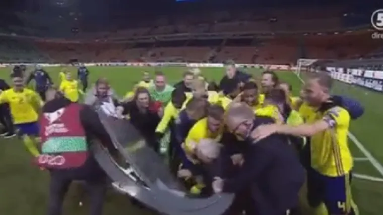 Bacili se na voditeljicu i sukomentatore, razvalili čitav stol...