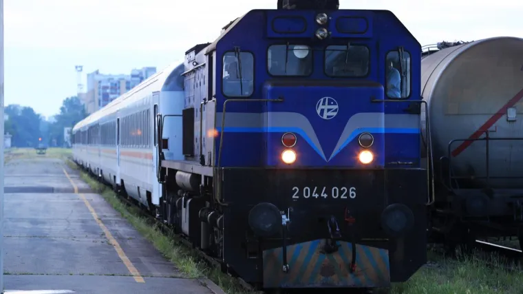 Očekivalo bi se da vlaku od Zagreba do Osijeka danas treba manje vremena, ali ovo je ipak Hrvatska