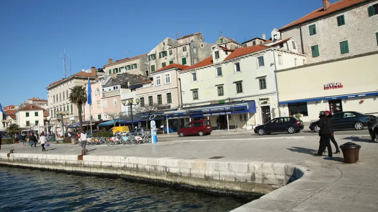 &Scaron;ibenčanka se bacila s mula Krke, a potom i mu&scaron;karac za njom: 'Da nije skočio u more, ne znam &scaron;to bi bilo'