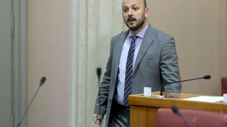 Maras uputio pitanje '&scaron;erifu' Bandiću zbog čega financira 'Tisak' i 'Agrokor' sa 20 milijuna kuna građana