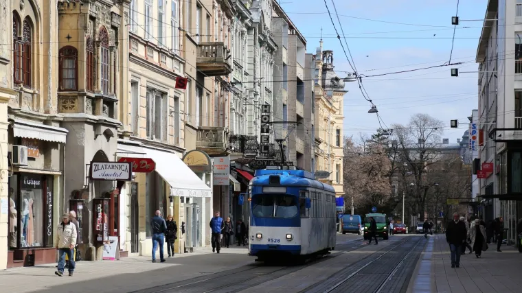Pripremite mobitele! Omiljeni način plaćanja karte odsad dostupan i u Osijeku