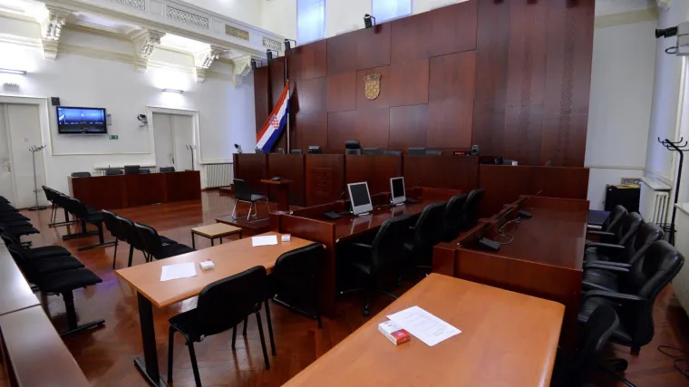 Afera 'stečajni muljatori': pred sutkinju dovedeno četvero osumnjičenika, Debić se brani sa slobode