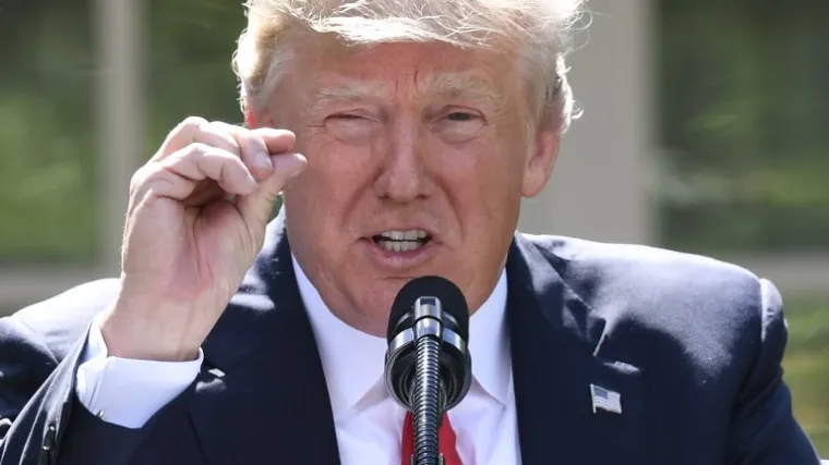 Pentagon sasvim slučajno na Twitteru objavio poziv za Trumpovom ostavkom