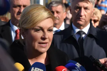 PREDSJEDNICA ODALA POČAST ŽRTVAMA ŠKABRINJE: Položila vijence stradalim braniteljima i civilima