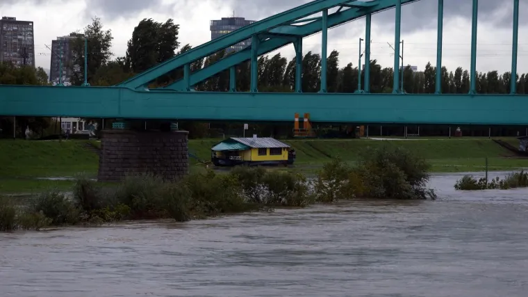 Sava zagađena antibioticima iz domaće farmaceutske industrije: količina do tisuću puta veća nego u ostalim vodama