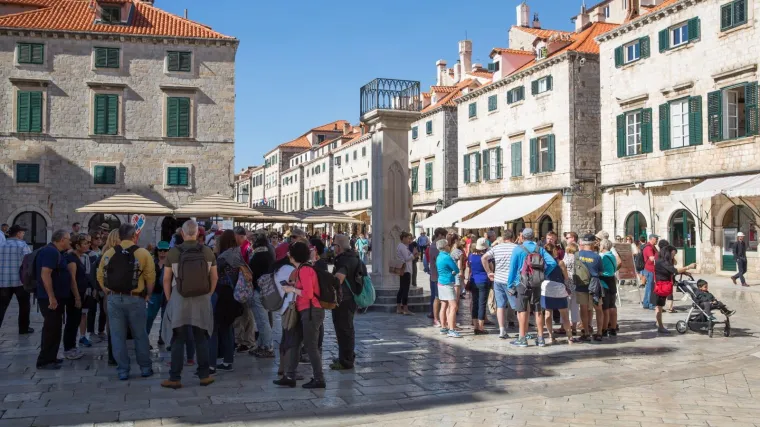 Skandal u Dubrovniku: obitelji i sezonci ne mogu biti ni podstanari dok drugi bespravno žive u gradskim stanovima