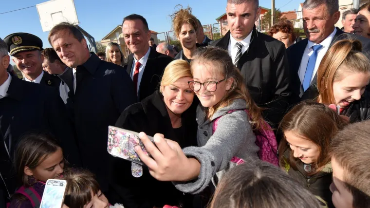 '1991. nije bila uzaludna, bila je to žrtva za ovu budućnost, ovdje život cvjeta... Pogledajte ovu djecu!'
