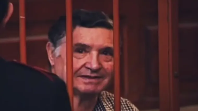 Prvo ubojstvo počinio je kao tinejdžer, a otad nije prezao ni pred čim