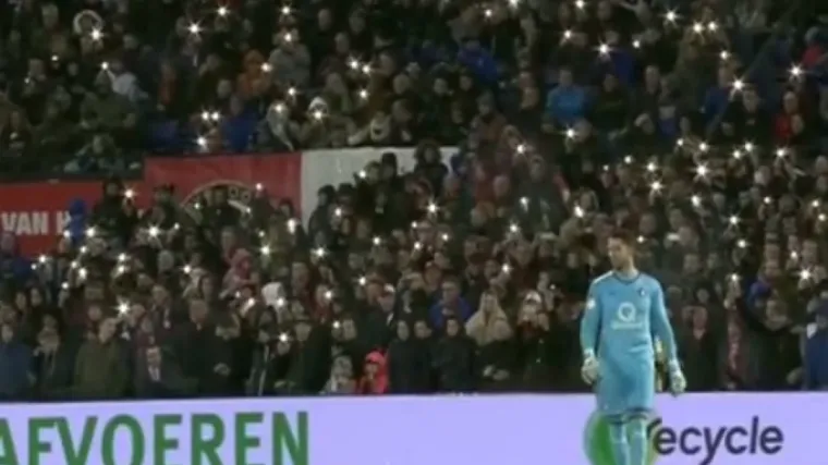 I kamen bi proplakao nad ovom gestom navijača tužnom golmanu