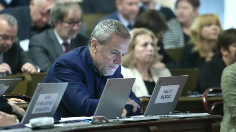 Gradska skup&scaron;tina o gospodarenju otpadom, a Bandić poručio: 'Nema ekolo&scaron;ki osvje&scaron;tenijeg gradonačelnika od mene'