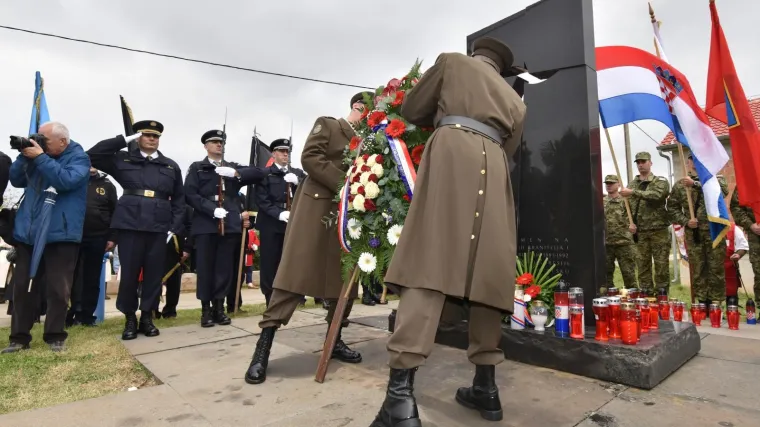 Fond za humanitarno pravo podnio prijave za zločine u &Scaron;kabrnji i Nadinu 1991. godine