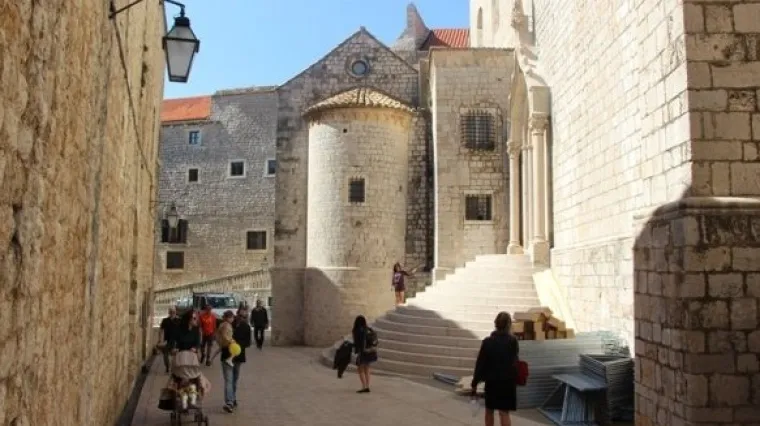 Vama su to tri godi&scaron;nje plaće! Dubrovački dominikanci odgovorili kako im Agrokor duguje 'zanemariv iznos', je li on to i za vas?