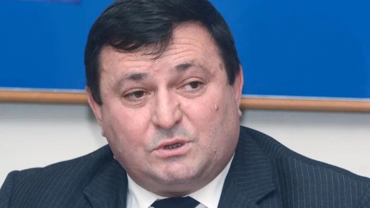 Apsurd i bahatost HDZ-ovca: iza njega 12 afera, uzeo preko pola milijuna kuna otpremnina, a sad ga zaposlili kao direktora tvrtke, kćeri Hrvatskih cesta!