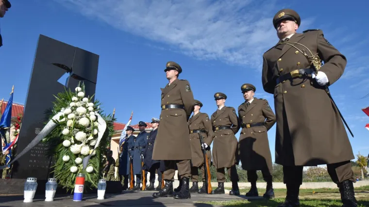 'Za&scaron;to se Mladiću nije sudilo i za &Scaron;kabrnju? Mogli smo pokrenuti taj postupak...'