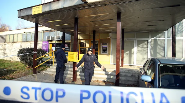 Upali u poslovnicu u Zvonimirovoj, ne zna se koliko su novca odnijeli