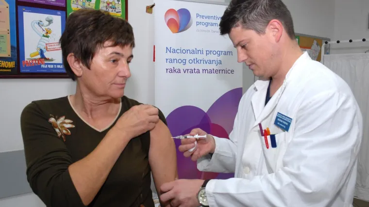 Navala na cijepljenje protiv gripe: za&scaron;to su se zadnjih dana mnogi bezuspje&scaron;no poku&scaron;ali cijepiti