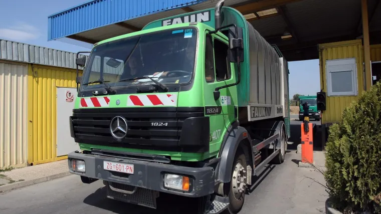 Zagrepčani tvrde da se razvrstani otpad baca u iste kamione: gdje uistinu zavr&scaron;i odvojeni papir, plastika, staklo i tko na tome zarađuje?