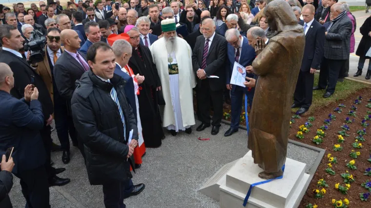 Na svečanost stigao Mesić, ali i uzvanici iz Albanije i Indije