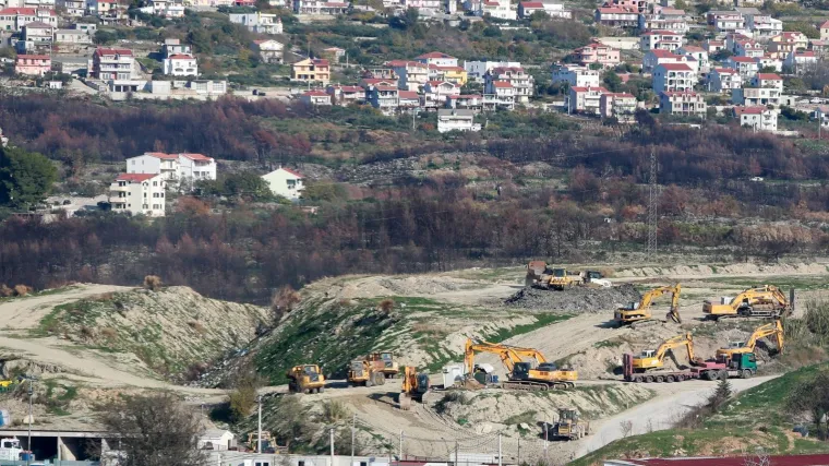 Opasan zrak pod Marjanom: građani Splita zbog smrada moraju biti na oprezu - doznajte i za&scaron;to vam o tome grad &scaron;uti!