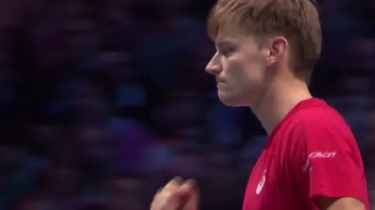 Pogledajte veliku borbu dva teniska majstora! A sad slijedi - poslastica