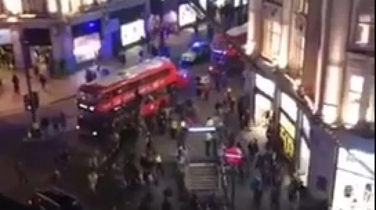 Stotine evakuiranih iz podzemne željeznice; POLICIJA: 'Nismo prona&scaron;li tragove pucnjave'; ZA&Scaron;TITAR: 'Kriva je lažna uzbuna'