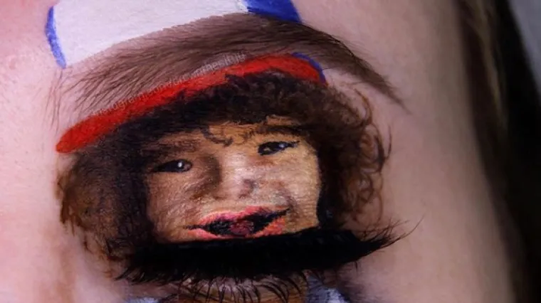 Nikad nismo vidjele realističniji lik nacrtan na nečijem kapku poput ovog Dustina iz Stranger Thingsa