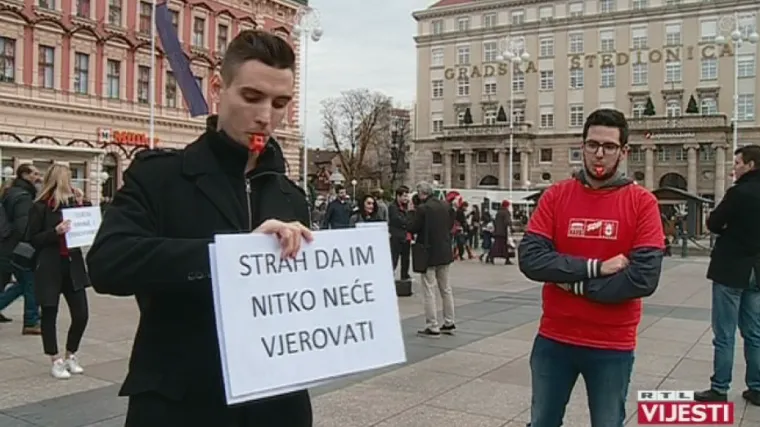 Performans Foruma mladih SDP-a na Trgu bana Jelačića: 'Obiteljsko nasilje nad ženama nije interna stvar'