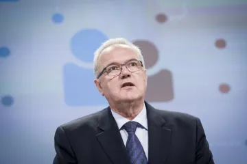 Nije Milanović jedini: SDP-ov Neven Mimica stranci duguje 12.000 kuna članarine?